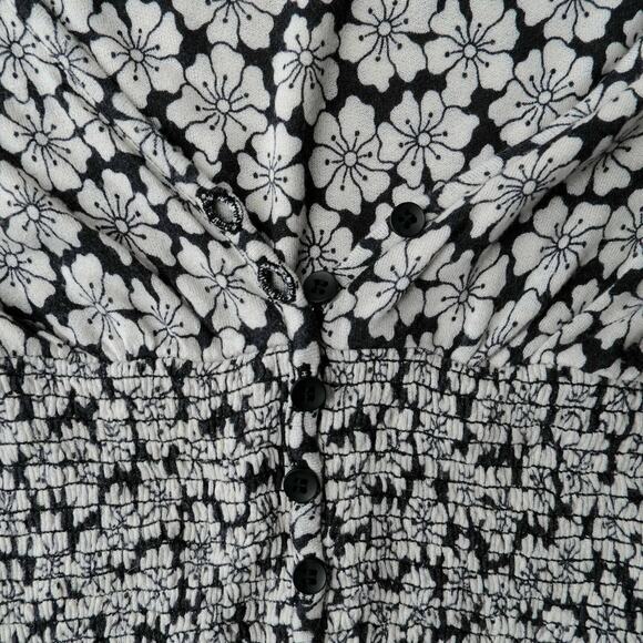 Urban Outfitters Floral Faux Button Black Stone Smocked Top Women's Size XS - Picture 4 of 7